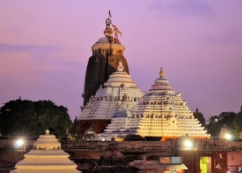 Jagannath Temple in Odisha's Puri: According to a report in PTI, the dress code for devotees in the temple will come into effect from 1 January 2024