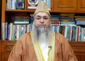 Those who hate me for attending the ceremony should perhaps go to Pakistan. I have given a message of love, I did not do any crime. I will not apologise or resign, they can do whatever they want, says Imam Umer Ahmed Ilyasi.