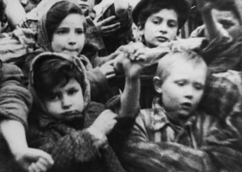 According to the Claims Conference, an organisation that seeks damages for Holocaust survivors, 119,300 of them live in Israel, 38,400 in the United States, 21,900 in France and 14,200 in Germany.