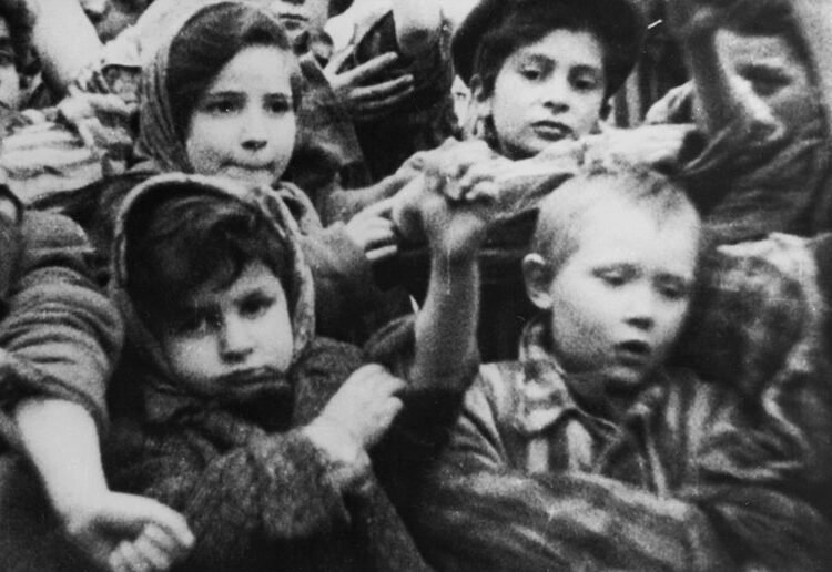 According to the Claims Conference, an organisation that seeks damages for Holocaust survivors, 119,300 of them live in Israel, 38,400 in the United States, 21,900 in France and 14,200 in Germany.