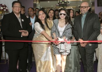Actress Ameesha Patel Inaugurated the First Flagship Store of Vanior Jewels in Mumbai