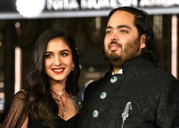 Zeba Hassan accused Bollywood superstar Shah Rukh Khan of disrespecting actor Ram Charan with his “idly vada” remark at the pre-wedding festivities of Anant Ambani and Radhika Merchant.