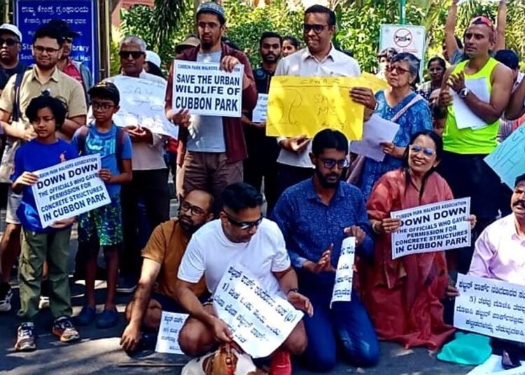 Hundreds of Bengalureans on Sunday gathered at Cubbon Park against the Karnataka government's decision to allow a 10-storey building as an annexe to the high court within the park premises.