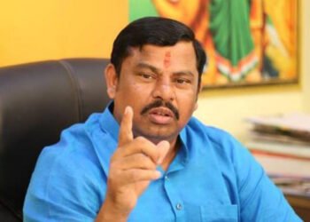 Telangana BJP leader T Raja Singh faces FIR for hate speech at Mira Road rally, booked under IPC sections 153(A) and 295(A). Event organizer also booked. Bombay High Court petition seeks charges against Singh, BJP MLA Nitesh Rane, and Mira Road legislator Geeta Jain for hate speeches.