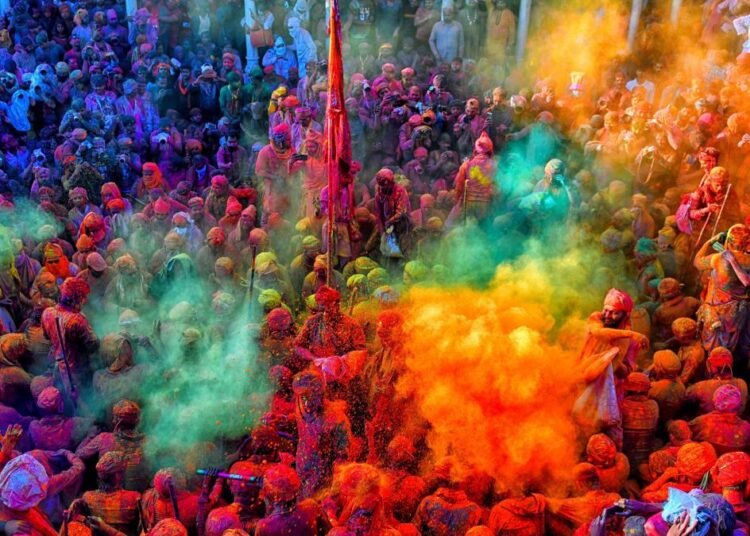 The witnesses informed that the stampede occurred during Ladoo Holi celebrations at the Shreeji Temple in Mathura